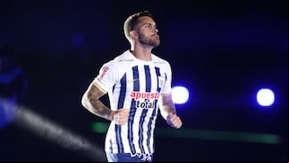 Adrián Arregui, el ‘seis’ que juega con el corazón, apretando los dientes y que tanto faltaba